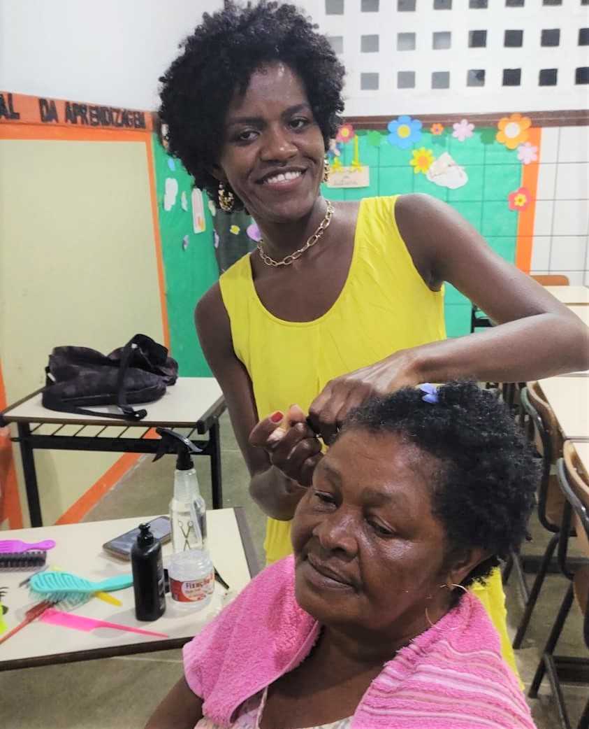 Camacã: EJA promove Projeto Mulher Beleza numa noite memorável